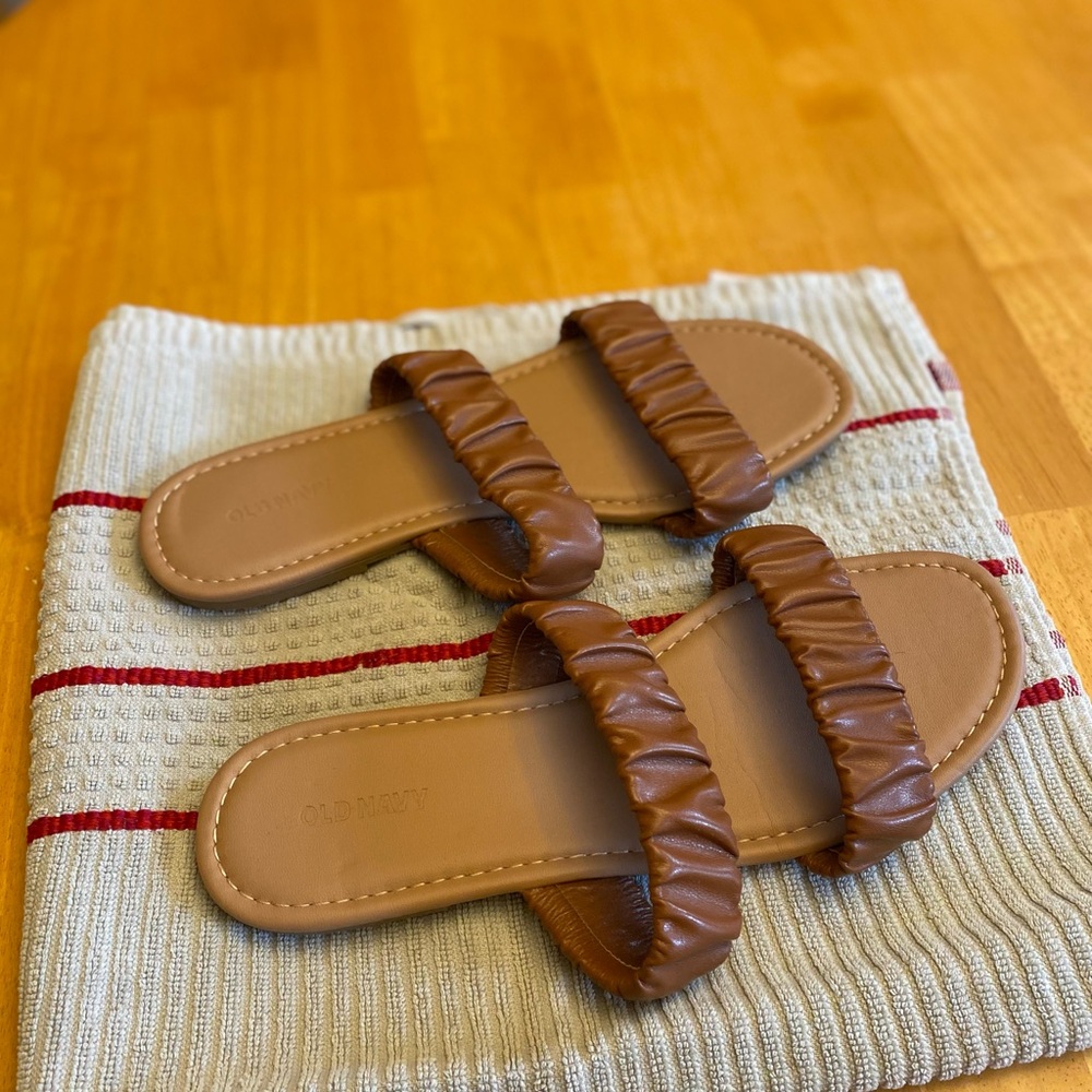 Old Navy Sandals - Picture 3 of 7